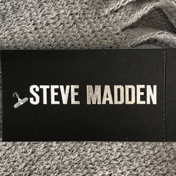 Steve Madden Grey Fringe Knit Wrap Muffler Scarf - Picture 8 of 9